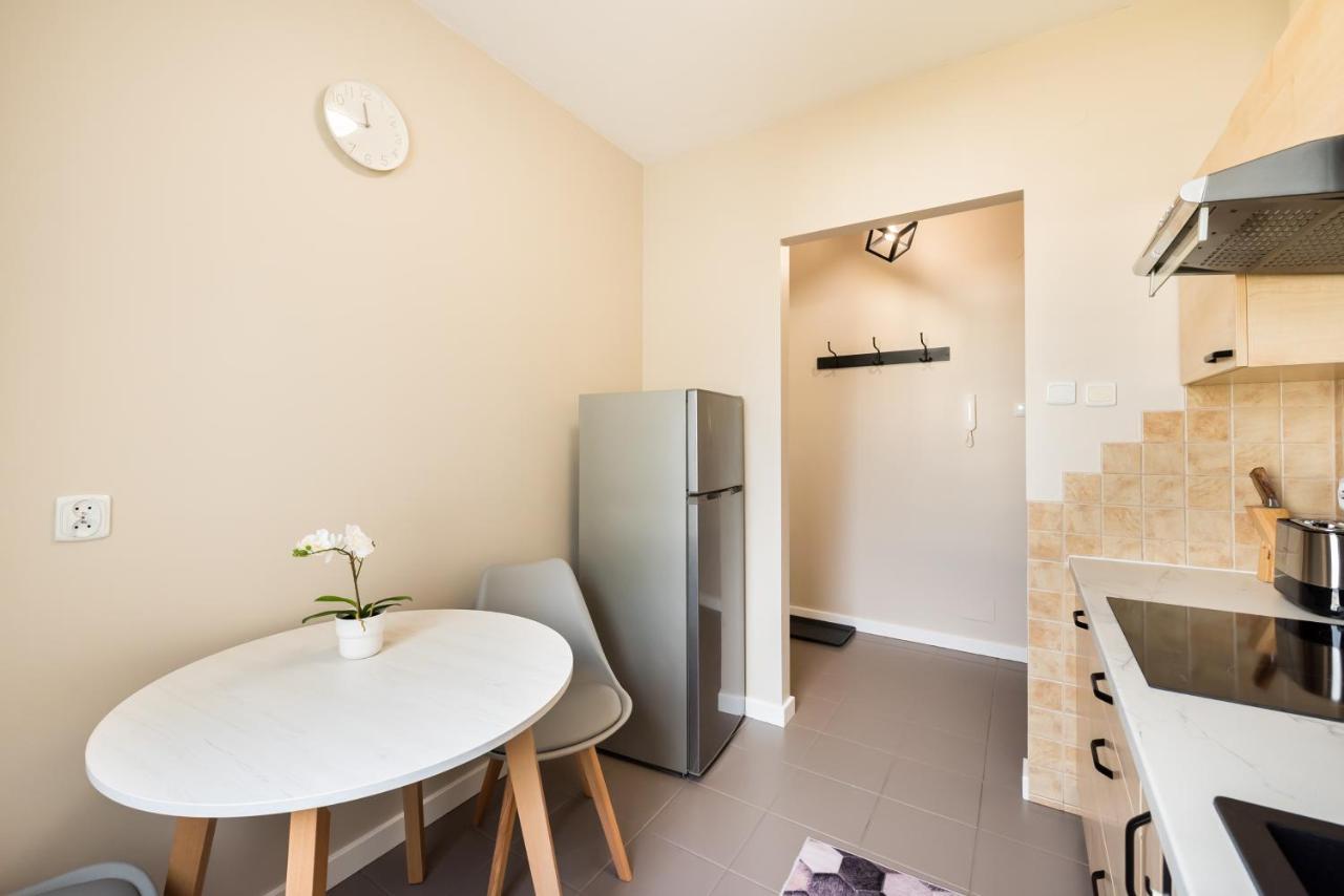 Ursus Pleasant Apartment Warschau Exterior foto